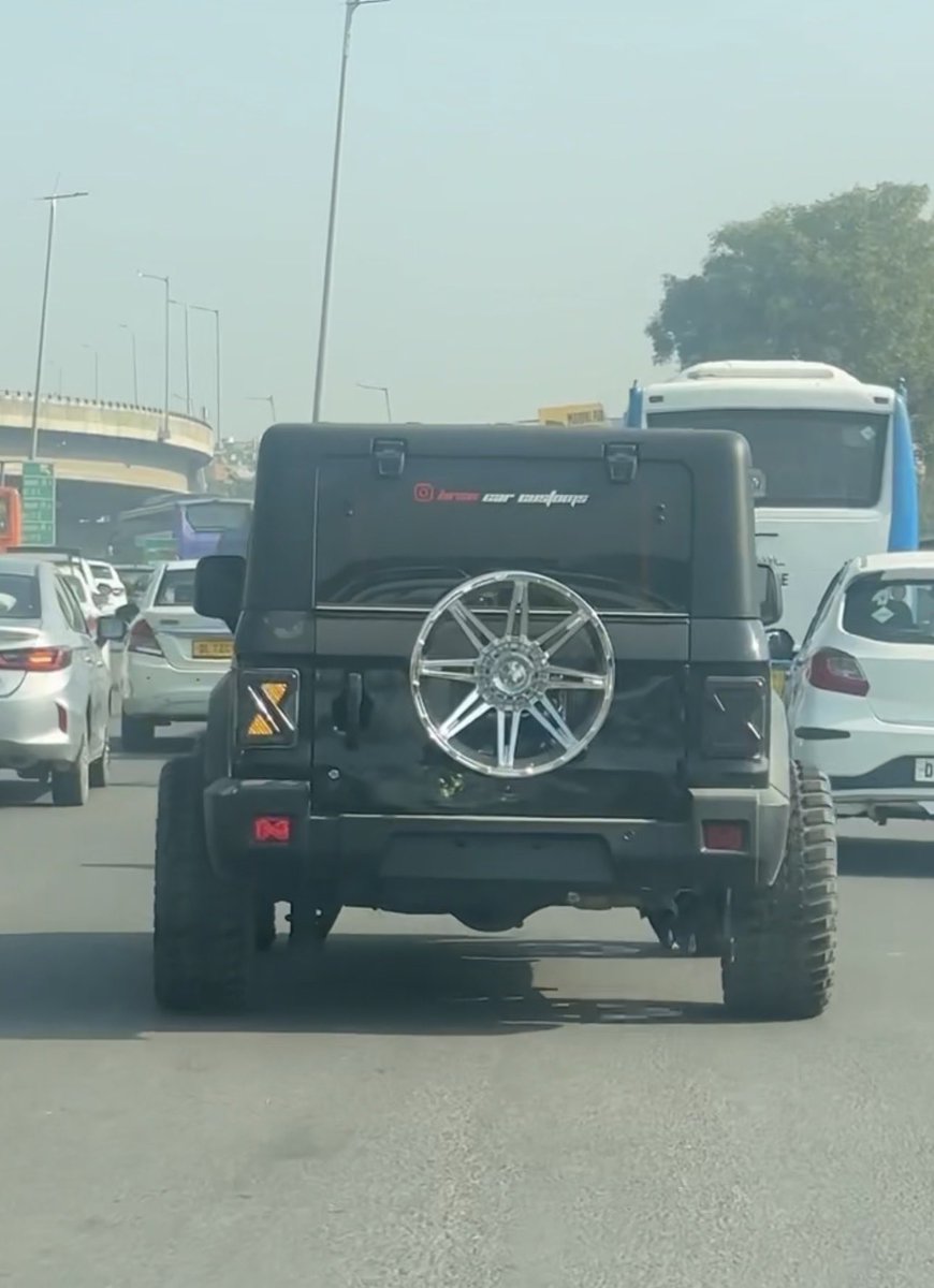 kaankajoora's tweet photo. Thousands of cars are running daily on Sohna Elevated Road &amp; near Rajiv Chowk without rear number plates, with black tinted glasses, illegal modifications, caste stickers, and reckless driving. What exactly are traffic police doing?
@TrafficGGM @gurgaonpolice @DC_Gurugram https://t.co/wVjFqQCQdd