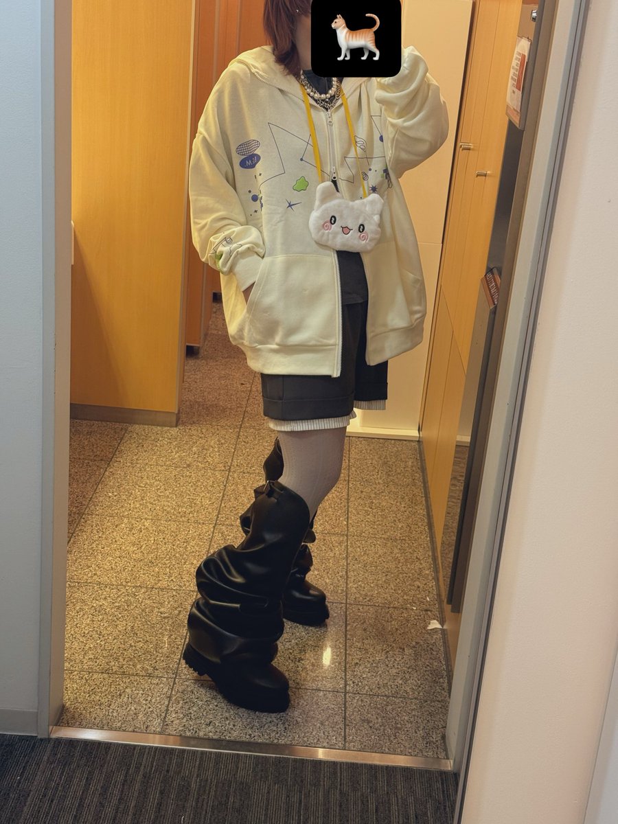 miasakana's tweet photo. 今更youtube配信したときの服
パーカーかわいい https://t.co/oM6eJ1RmfU