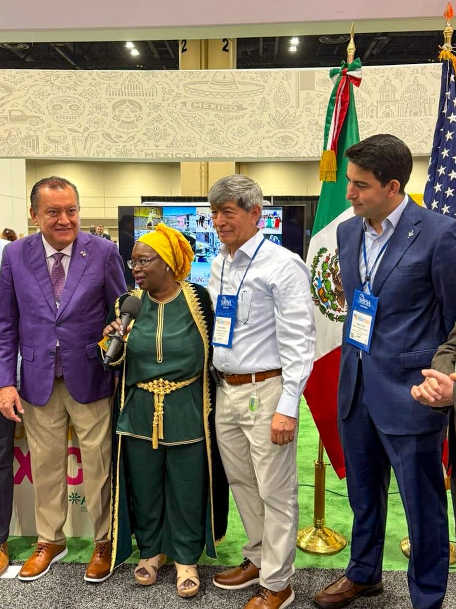JavSaldana's tweet photo. ✅🗺️ NAFSA 2026 representa una valiosa oportunidad para conectar a nuestra universidad con el mundo y abrir horizontes académicos junto a prestigiosas instituciones internacionales.

🔝🤝 Estamos convencidos de que una de las grandes fortalezas de esta administración ha sido su visión global y el fortalecimiento de alianzas interinstitucionales. Actualmente, presidimos AMPEI, el esfuerzo conjunto de universidades públicas y privadas de México para posicionar a nuestro país en el escenario educativo mundial.

🌎👩🏻‍💼 Más de 10 mil líderes educativos de más de 140 países nos damos cita para generar acuerdos de cooperación académica, impulsar la movilidad estudiantil y generar oportunidades concretas para toda nuestra comunidad universitaria.

📚🤝 Fue un gusto saludar a la Dra. Fanta Aw, Directora Ejecutiva y CEO de NAFSA, así como a rectores y autoridades mexicanas en Estados Unidos durante la inauguración del Pabellón Nacional que coordina AMPEI. Cada esfuerzo suma en la construcción de una UAGro cada vez más conectada con el mundo.

#OrgullosamenteUAGro #NAFSA2026 #AMPEI #GlobalByDesign