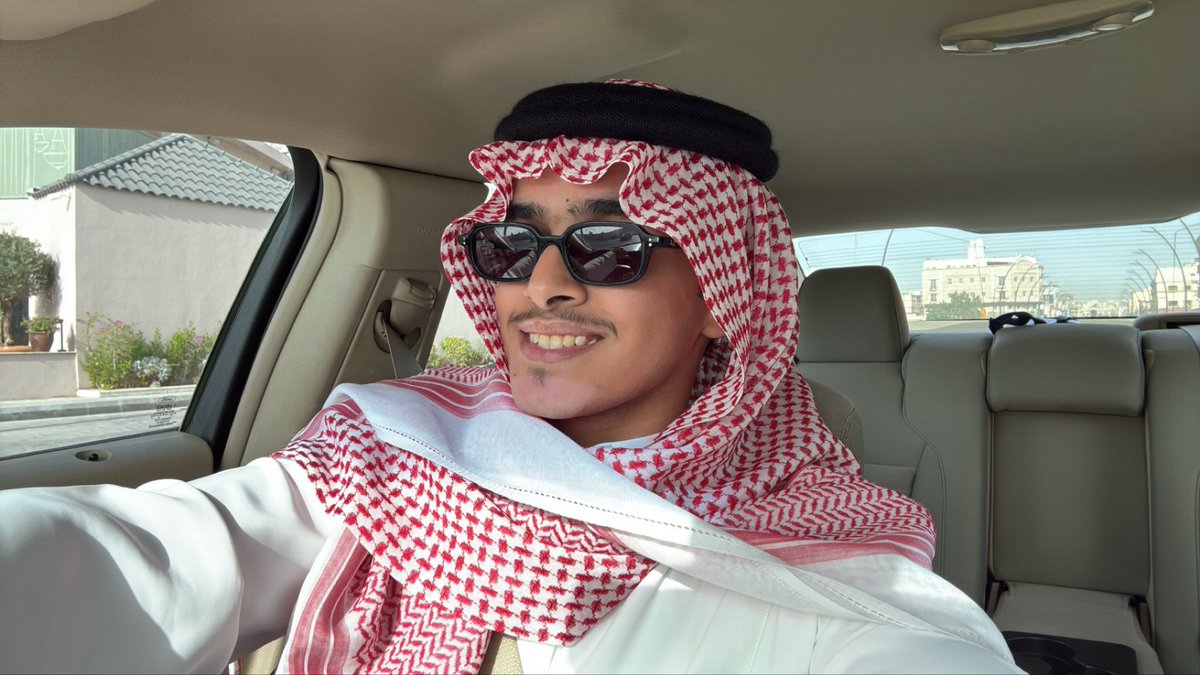 t10ll0's tweet photo. كل عام وأنتم بخير 💙💙 https://t.co/mSBITIUuBE