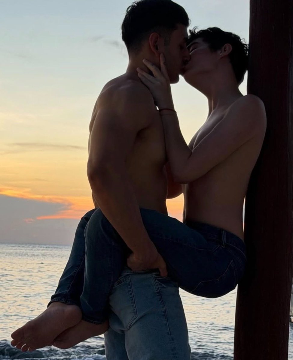 KaylebAlexander's tweet photo. For the first time in my life. I officially have a boyfriend 🥹 https://t.co/nLBB9xSj7D