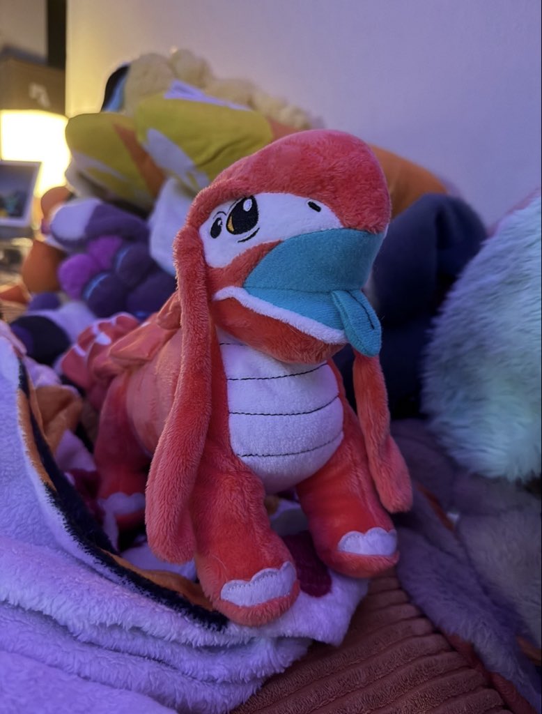 TheTauVolantis's tweet photo. her name is SQUANCH and I love her https://t.co/V68wssbuMo