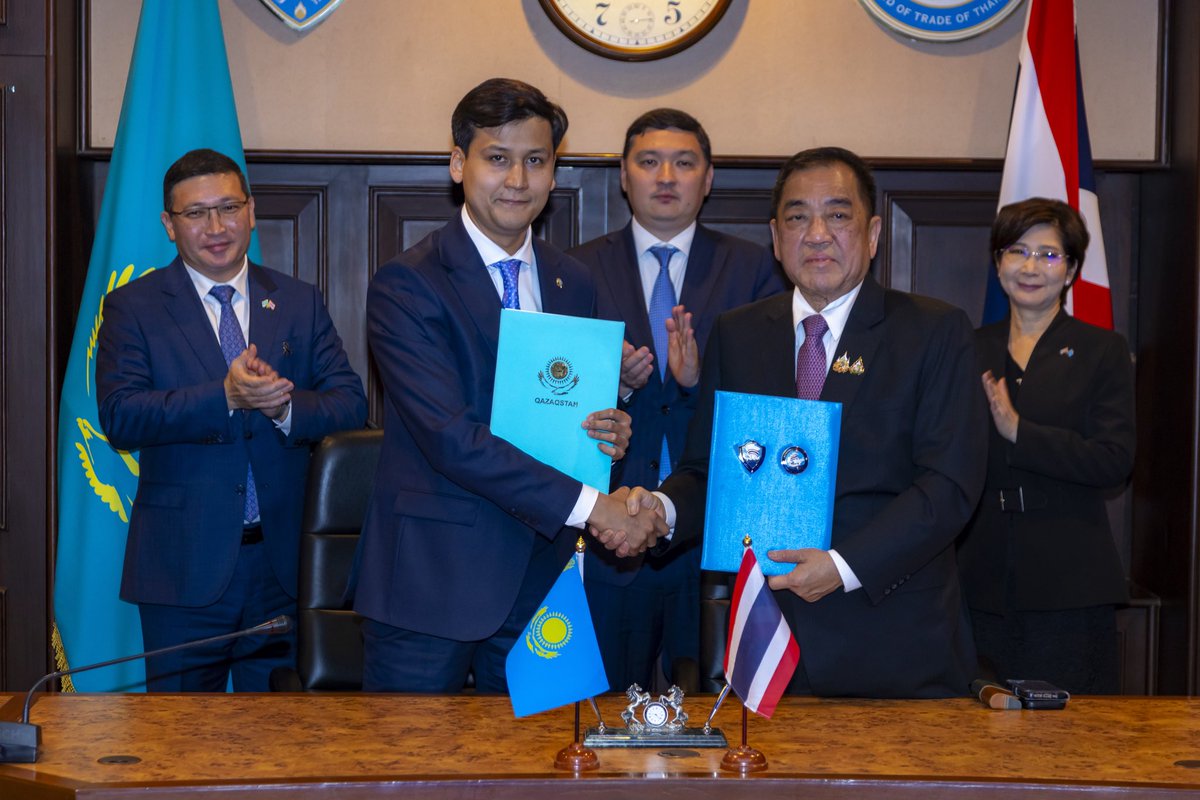 KZEmbassyTH's tweet photo. 🇰🇿🇹🇭 Kazakhstan–Thailand Business Forum was held at the Thai Chamber of Commerce in Bangkok with participation of government officials and business leaders from both countries.

The sides discussed expanding trade, investment and cooperation in logistics, agriculture&amp; tourism. https://t.co/Dn7l0nI2gm