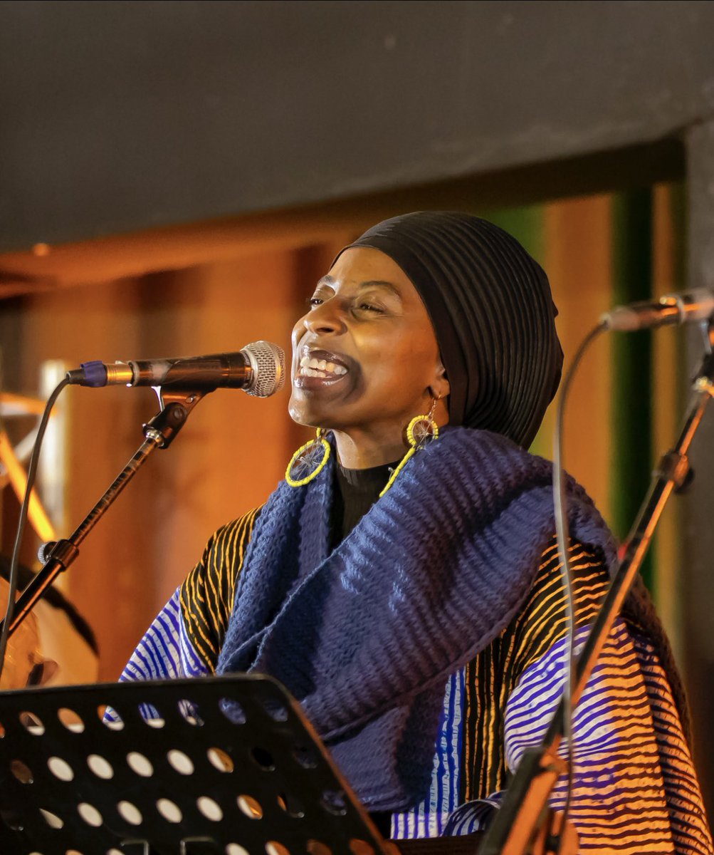 HopeMasike's tweet photo. Gratitude to @AFHarare for bringing the Strings, Horns and Beyond concert last Friday!

To my brothers in music-  #stevedyer,  @BokaniDyer , @joshmeck , and   @TendexM - thank you for sharing your brilliance with me. 

Thank you all who came out! 🙏🏽❤️

Camera @YakontentPL https://t.co/y7H83PEFAc