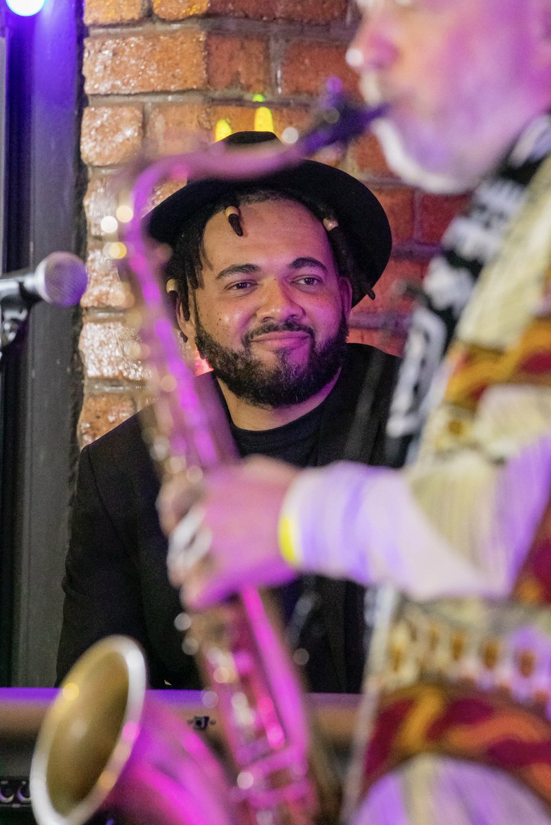 HopeMasike's tweet photo. Gratitude to @AFHarare for bringing the Strings, Horns and Beyond concert last Friday!

To my brothers in music-  #stevedyer,  @BokaniDyer , @joshmeck , and   @TendexM - thank you for sharing your brilliance with me. 

Thank you all who came out! 🙏🏽❤️

Camera @YakontentPL https://t.co/y7H83PEFAc