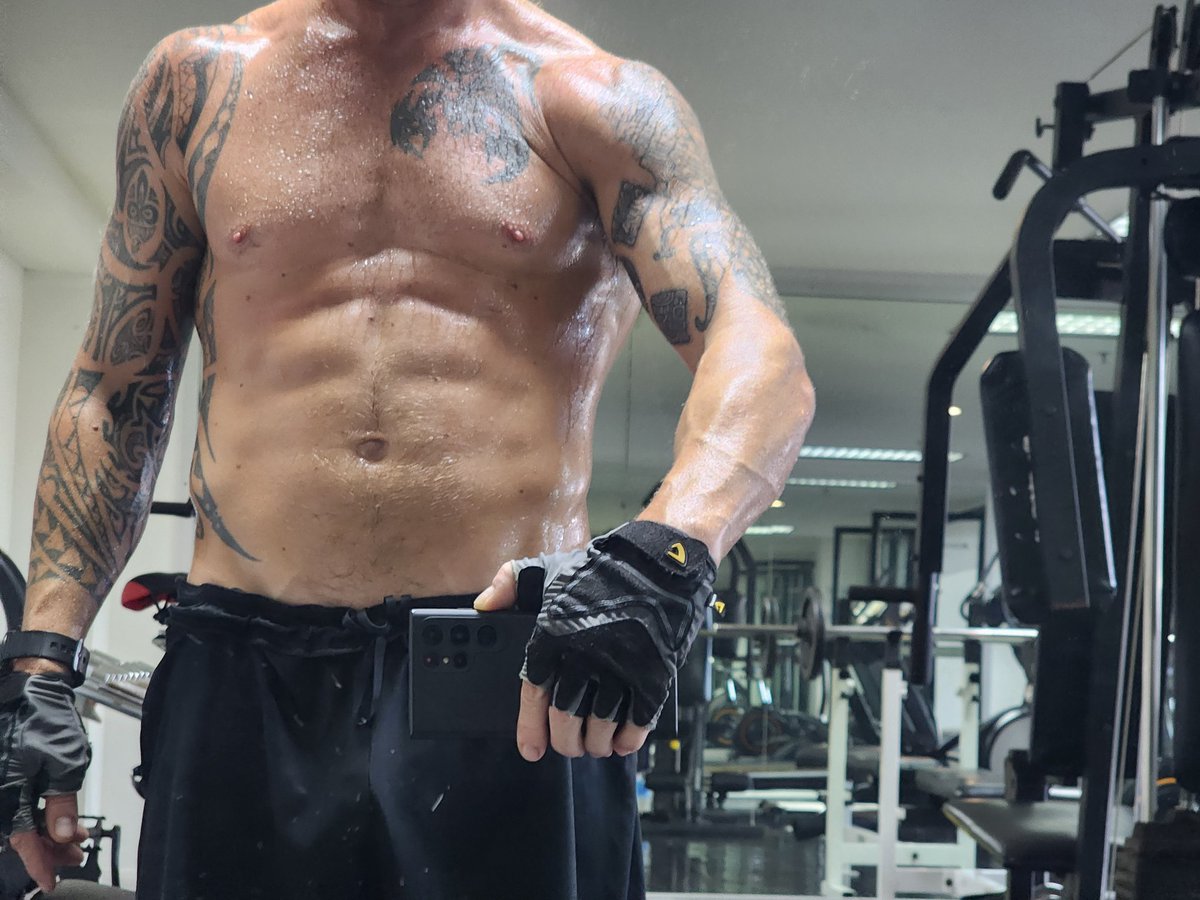 HotHunkHarry's tweet photo. @TestoAscend I do all, accept eating breakfast. 💪🏼 https://t.co/HVvaGCFoSj