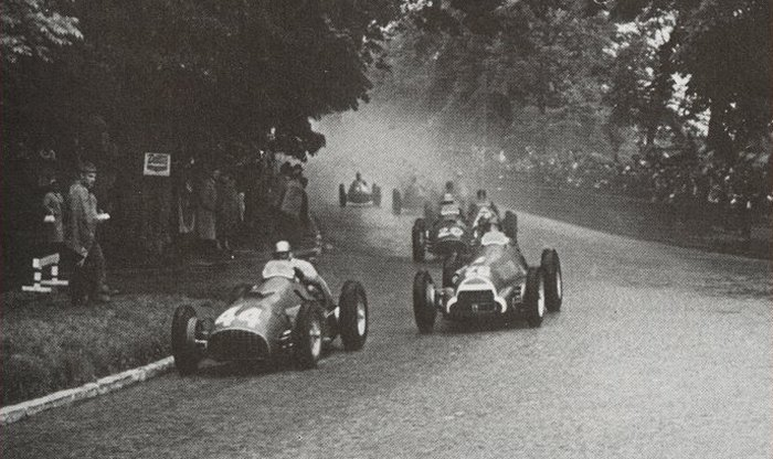 MsportXtra's tweet photo. #F1 #OnThisDay, May 27th 1951. Juan Manuel Fangio in a @alfa_romeo won a wet #SwissGP ahead of Piero Taruffi in a @ScuderiaFerrari . Behind them, Nino Farina managed to finish 3rd in another Alfa Romeo. https://t.co/FysrBdTqFK #MsportXtra @UnracedF1 @F1sasha https://t.co/94Kla4djQg