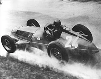 MsportXtra's tweet photo. #F1 #OnThisDay, May 27th 1951. Juan Manuel Fangio in a @alfa_romeo won a wet #SwissGP ahead of Piero Taruffi in a @ScuderiaFerrari . Behind them, Nino Farina managed to finish 3rd in another Alfa Romeo. https://t.co/FysrBdTqFK #MsportXtra @UnracedF1 @F1sasha https://t.co/94Kla4djQg