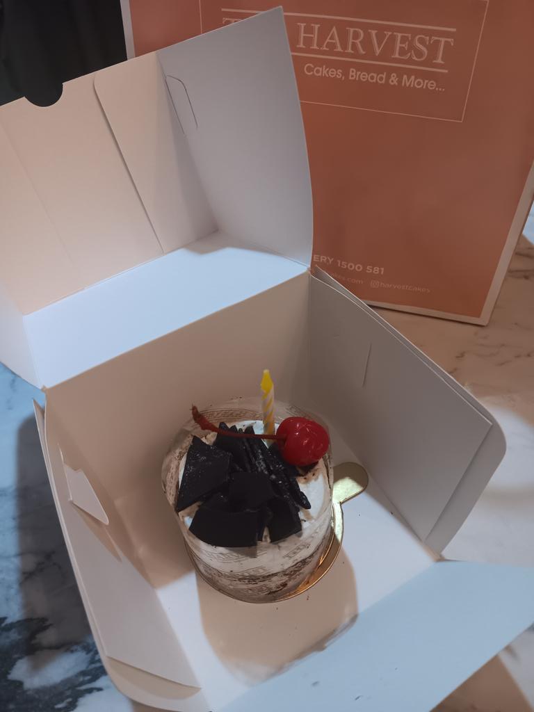 bulletdoux's tweet photo. Sweetness attack from @loveresiding! Thamnkchu for the sweet treat, I enjoyed it a lot #nyomnyomnyom. Bridarl BFF FOREVER <3 https://t.co/OMU1KKfTwP