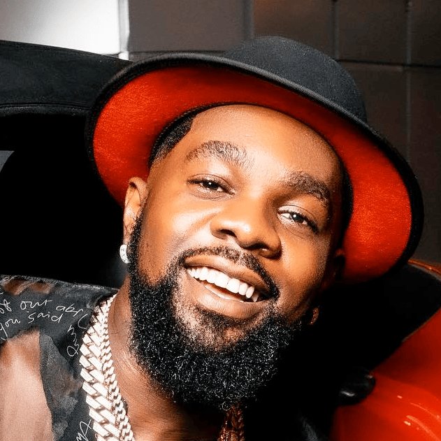 mbidoigbo's tweet photo. Ncheta Ụbọchị A Mụrụ Patrick Nnaemeka Okorie

Patoranking gbara afọ iri atọ na isii n'ụbọchị taa. Ekpere anyị bụ ka ahụike, ogologo ndụ, amara na akụnaụba bara ya ụba. Ọ ga na-aga n'ihu n'ebe ọrụ aka ya dị. Olu o ji a gụ egwu na-enye ụmụ mmadụ obi ụtọ agaghị agụ́ maọlị. Ndị ajọ mmụọ na ajọ mmadụ agaghị ahụkwa ndị ezinaụlọ ya.

Ya gazie. 🎼🎶🎂🥂🎉