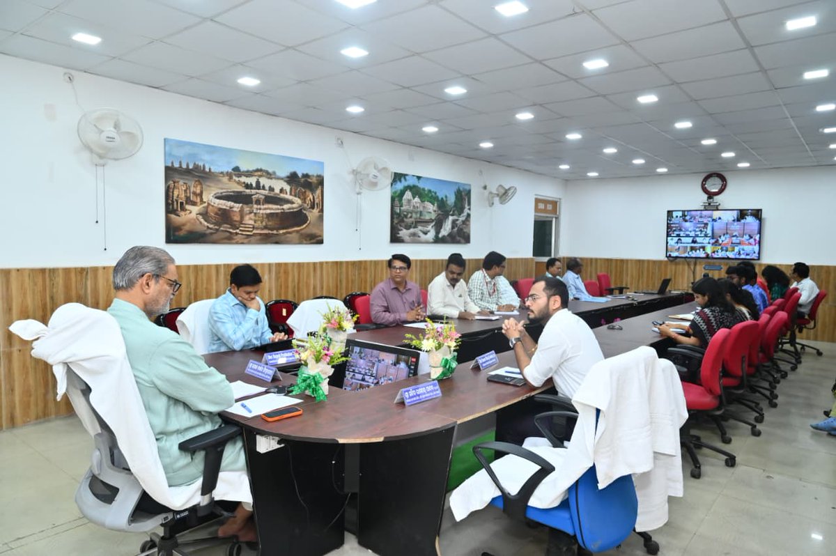 Collector & DM, Balangir tweet media