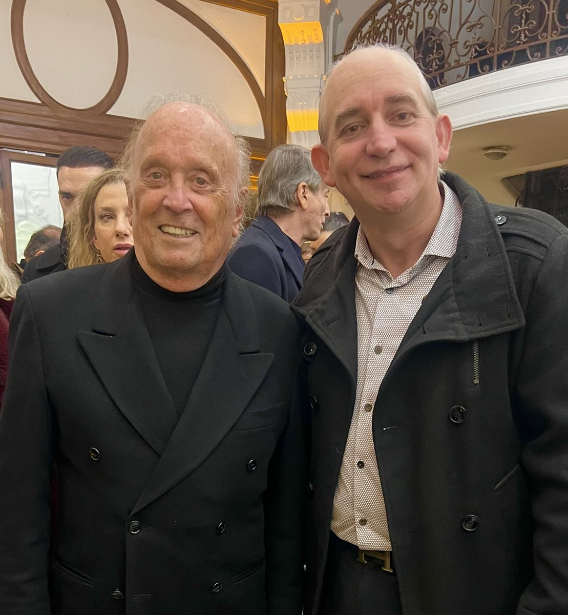 MAGOSINDIENTES's tweet photo. Gracias Amigo Héctor Cavallero por la invitación de hoy a esta Reapertura del Teatro Santa María !!!! Vamos por más https://t.co/4OjmB5LpSQ