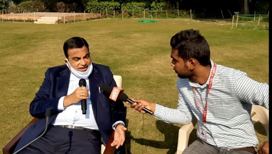 PiyushTiwariNew's tweet photo. देश को शानदार सड़के देने के साथ साथ अन्य क्षेत्र में भी दूरगामी सोच के साथ विकास करने वाले  केंद्रीय सड़क परिवहन एवं राजमार्ग मंत्री श्री @nitin_gadkari जी को जन्मदिन की हार्दिक शुभकामनाएं। https://t.co/9tWFqOZSav