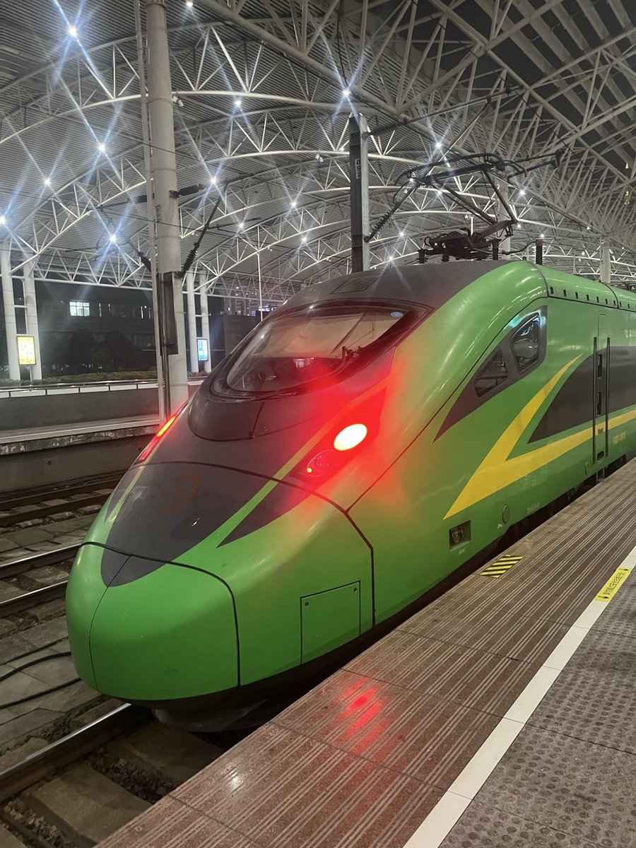 likeB767's tweet photo. #乗ったことがある夜行列車の区間を言え見た人もやる
ユトレヒト→ケルン（短距離利用）
ストラスブール→ミュンヘン東
ミュンヘン東→ブレシア
上海→北京 https://t.co/yoK0Xpfpfb