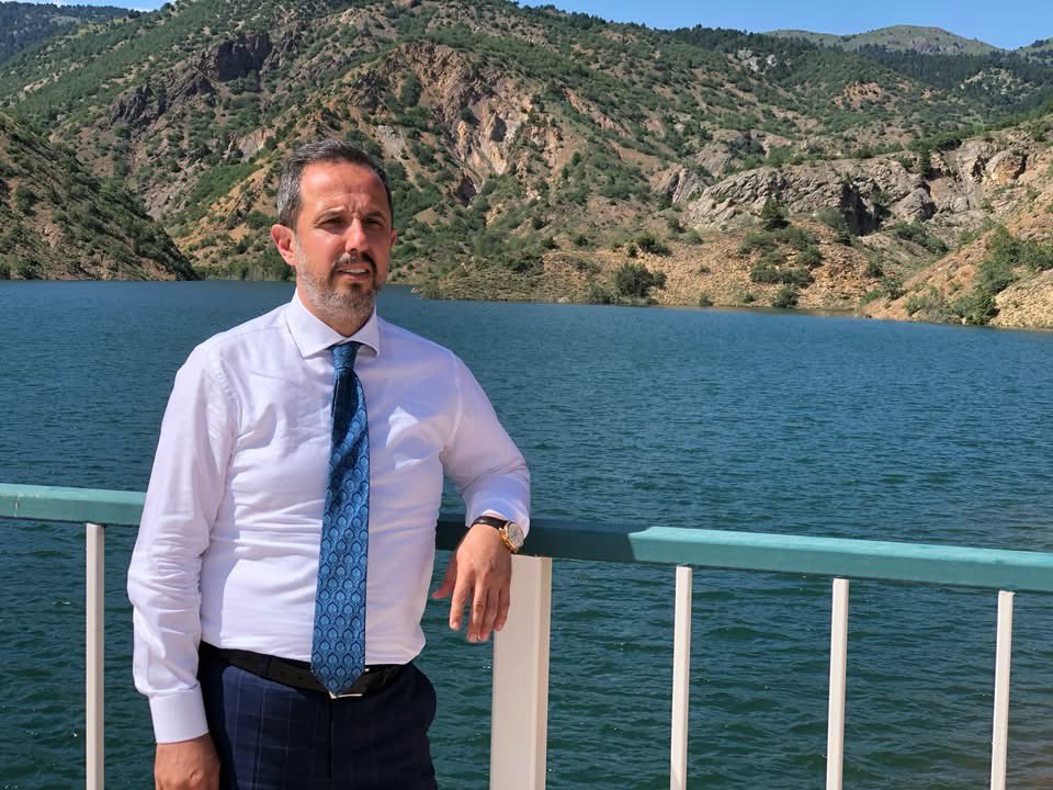 SCivitcioglu's tweet photo. Paylaşmanın, dayanışmanın ve kardeşliğin en güzel şekilde yaşandığı Kurban Bayramı’nın ülkemize ve milletimize hayırlar getirmesini diliyorum. 

Sevdiklerinizle birlikte mutlu ve huzurlu bir bayram geçirmeniz dileğiyle… Hayırlı Bayramlar 😊 https://t.co/sU6AMC1Gy1