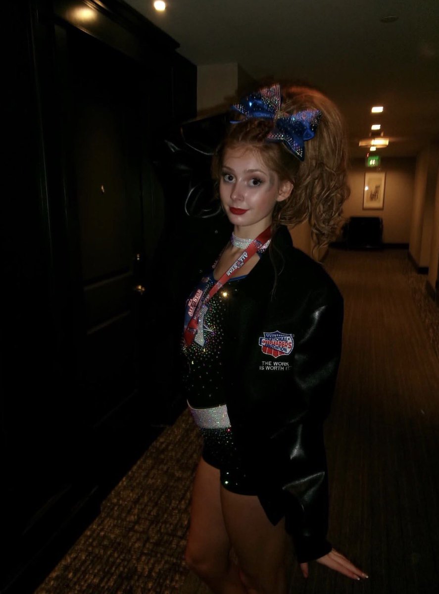 th3cheerworld's tweet photo. Nellie Brakespear
round 1
cali jr mafia alum https://t.co/28Qv8cInmN