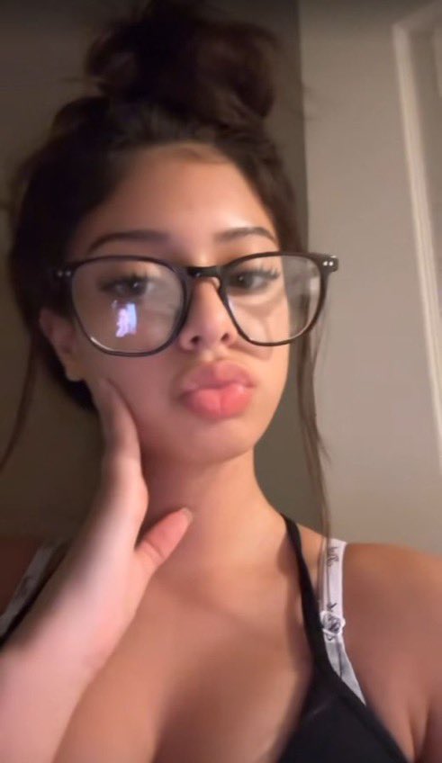 _UntamedMelody's tweet photo. ❤️if u need gooning butttt pics https://t.co/lvxSXZfuRk