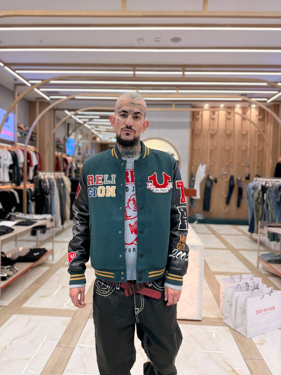 Ndi_Muvenda_'s tweet photo. Money Mike SA keeps winning. ON GAWD was recorded in Beirut and delivers a global sound packed with confidence, ambition and resilience. The True Religion deal marks another major milestone. #ONGAWD #TrueReligion https://t.co/lwaLD8ZVKQ