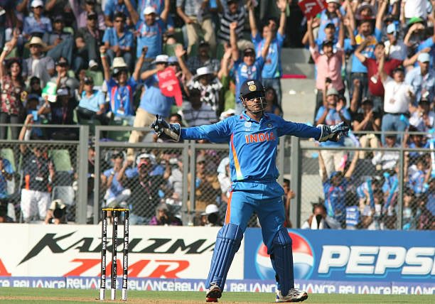 Itz_f7ame's tweet photo. Friendly reminder: Dhoni held the No.1 ODI ranking for 708 days, more than Sachin Tendulkar, Ricky Ponting, Adam Gilchrist, and Chris Gayle. https://t.co/en9nRnhhdj