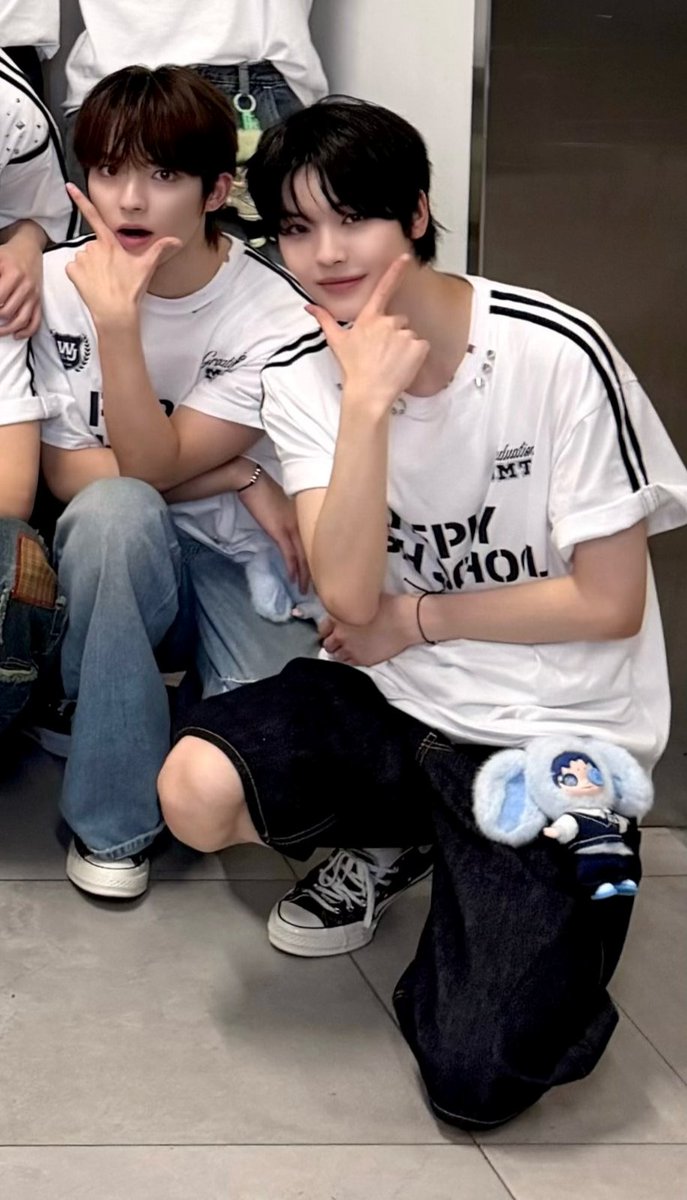 rf_dailylook's tweet photo. SMTR25 타타 PICK 🖤

👤#SMTR25 #타타
📸CONCERT
👖#엑스톤즈 #XTONZ
XP326 라운드 버뮤다 데님 팬츠 (INDIGO) / 89,000원 https://t.co/dVyUzJeag6