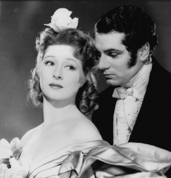 SoScarlett1's tweet photo. Greer Garson and Laurence Olivier scored a hit in Pride and Prejudice. She was disappointed to be taken off Susan and God for it, which went to Joan Crawford.  #TCM #Hollywood #GWTW #TCMparty  #LaurenceOlivier #GreerGarson https://t.co/Di6aqDB2zj