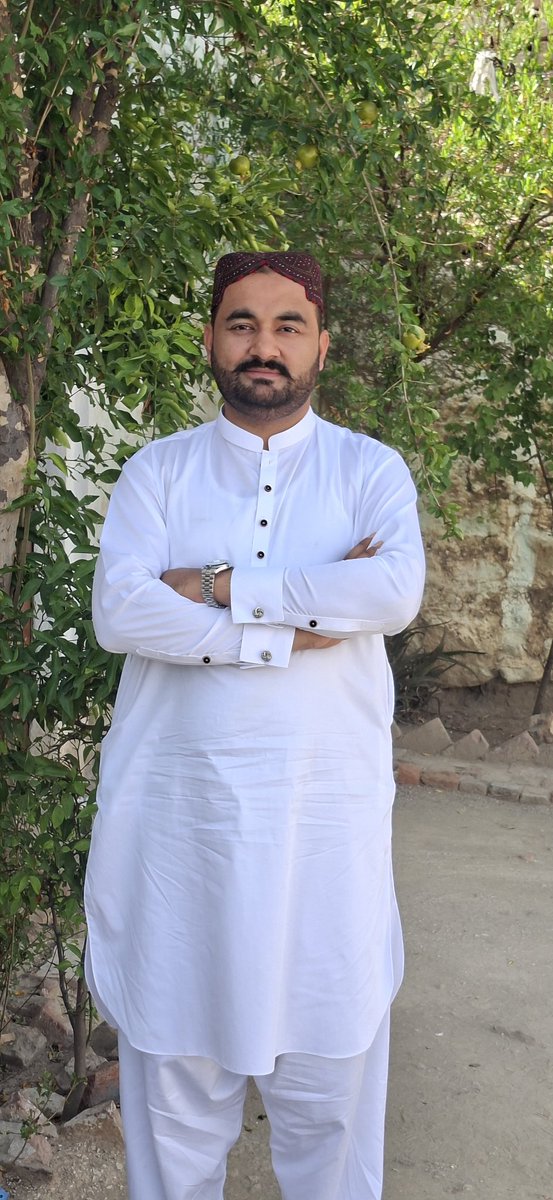 SyedzadaAziz's tweet photo. Eid Mubarak 
#EidMubarak #friends #Family #enjoy #Eid https://t.co/SIlud7xRox