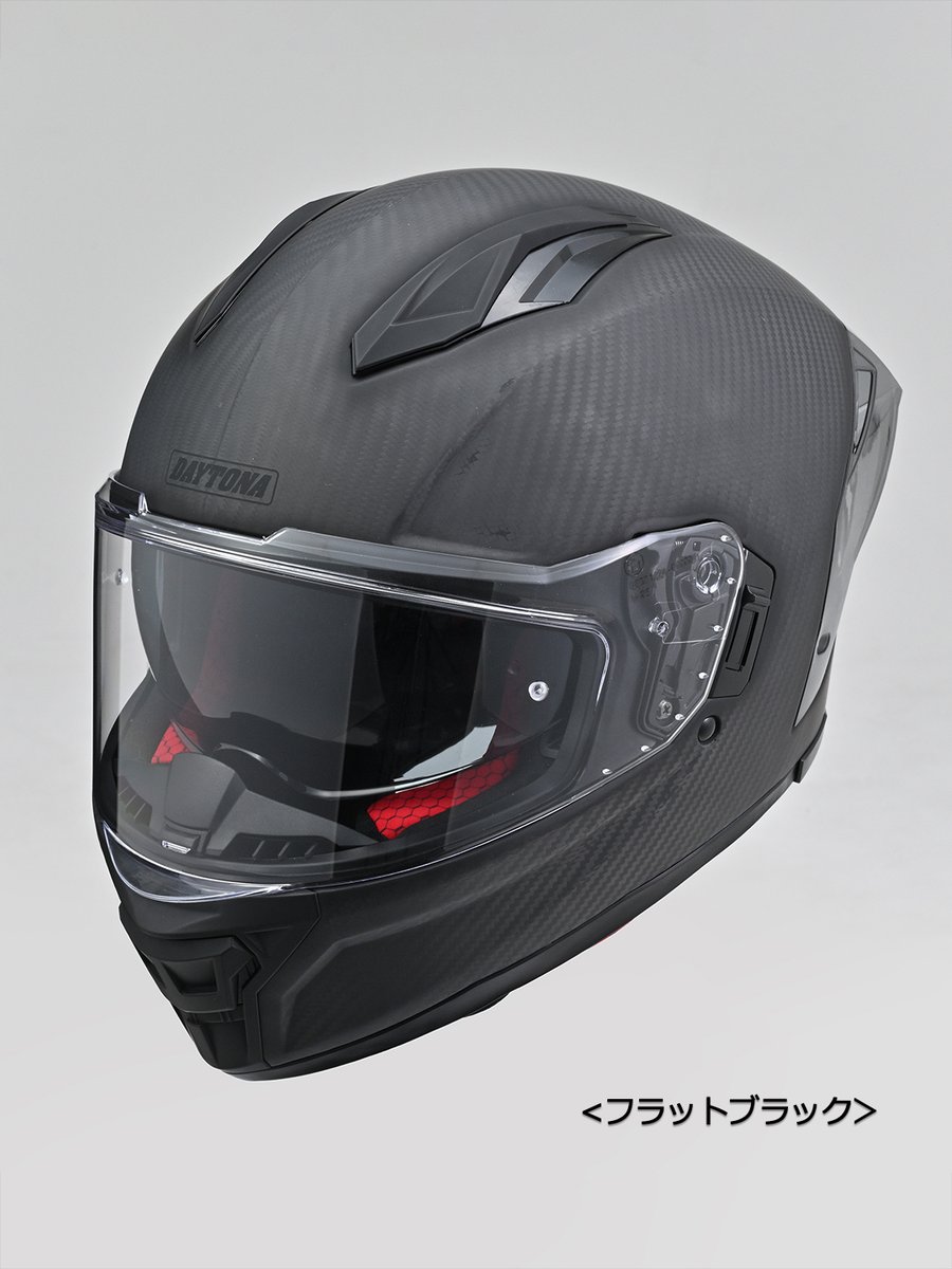 DAYTONA_JP's tweet photo. 【新商品】
今年のモーターサイクルショーで発表したデイトナオリジナルのカーボンヘルメットいよいよ発売。本日から順次、出荷開始です！

軽さが変える走りの質。高剛性カーボン×空力設計。インナーバイザーやスピーカーホールなど基本装備も充実したモデル。

◆DN-011RC
カラー：グロスブラック、フラットブラック（艶なし）
サイズ：S、M、L、XL
https://t.co/2hUjrlRJ0J

#デイトナJP