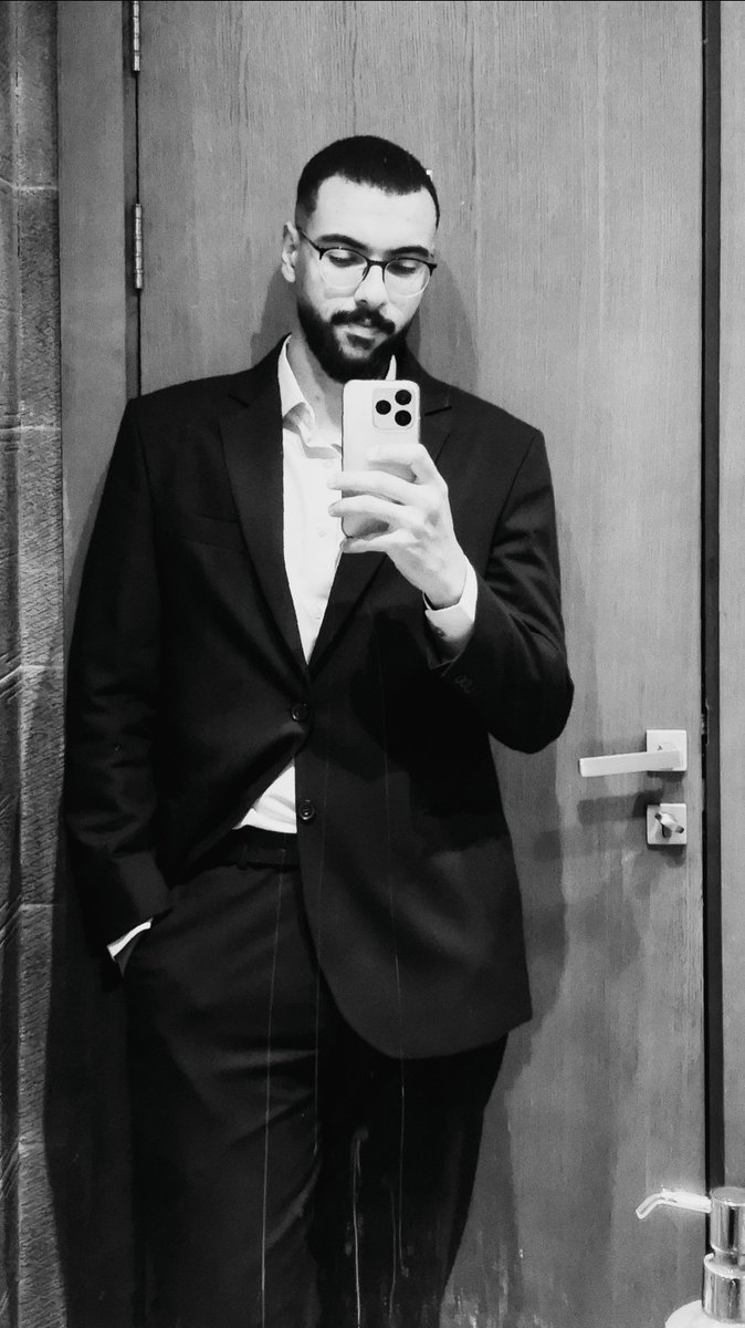 هود tweet media