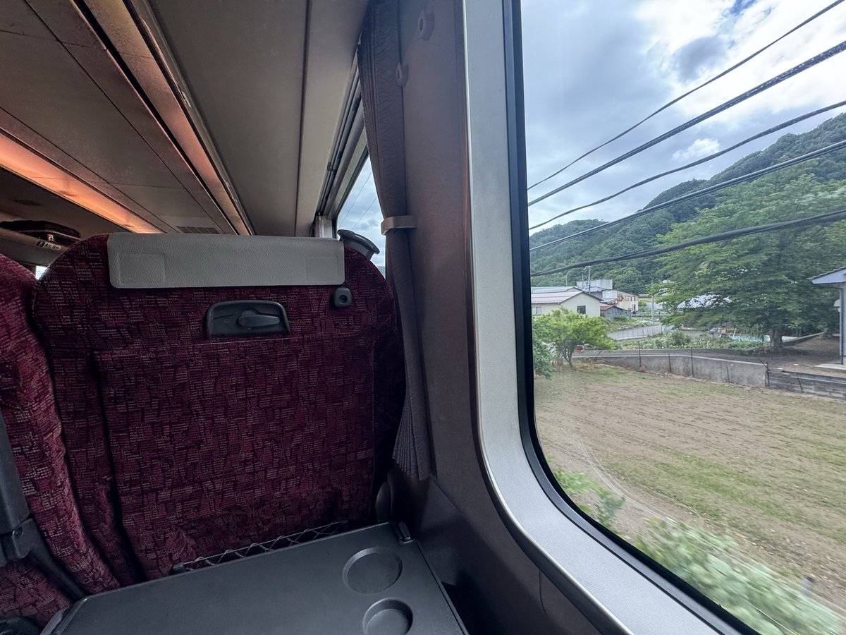 trailbell123's tweet photo. 特急はまかぜ快適👍 https://t.co/3ZyIKGKTbG