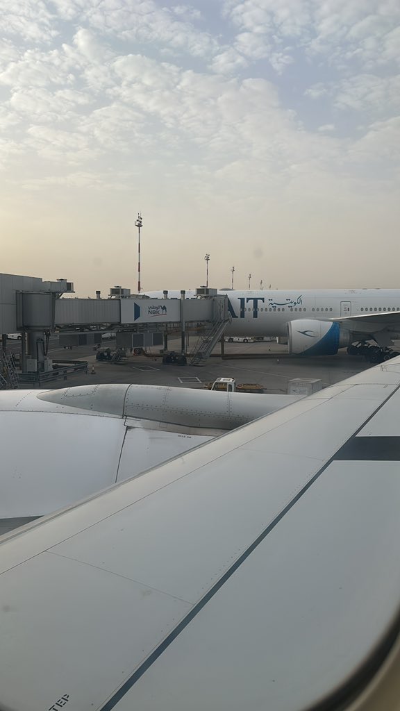 nfakwt's tweet photo. ✈️🤍 https://t.co/DqPsItQ7ka