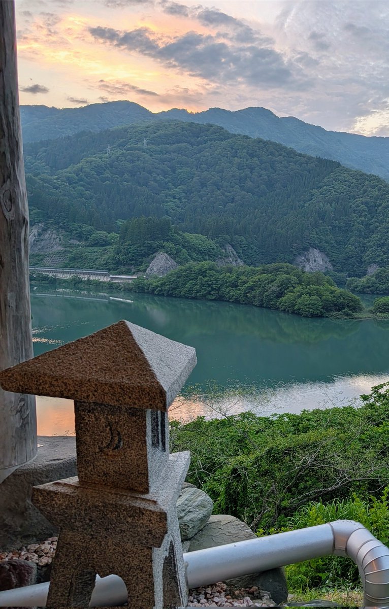 Yuraku_Gokayama's tweet photo. ゆ〜楽の夕暮れ https://t.co/iFszxFDcom