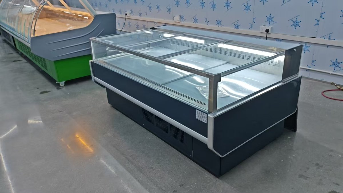 CUC_GROUP's tweet photo. #commercialrefrigeration #refrigeracioncomercial #refrigeração   #uprightcooler #commercialrefrigerator  #islandfreezer #chestfreezer #deepfreezer #uprightfreezer #commercialkitchen #backbarfreezer #backbarcooler #displayfreezer #gelatoshowcase #displayrefrigerator https://t.co/nNVuDrhOKh
