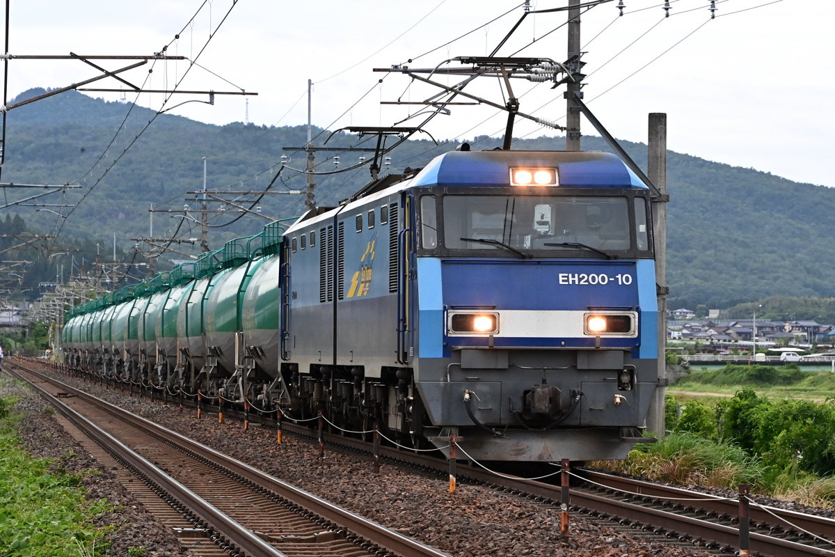 中央西線 8084レ EH200－10 タキ14両、 瑞浪を定刻通過