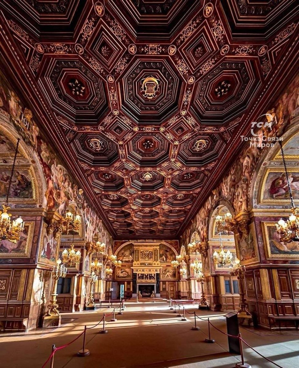 andreas_nigbur's tweet photo. Fontainebleau, France.

The ceiling ✨ https://t.co/CWrNZe4hp6