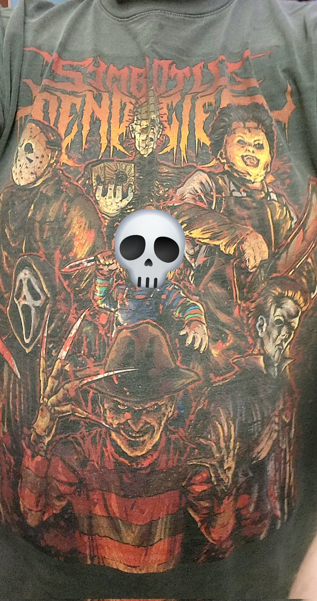 ThatOneBlueCat's tweet photo. Also wore one of my fave shirts to celebrate all these horror baddies making it in DbD (RIP Pinhead and Michael) Also censored Chucky for oomf https://t.co/KnZBaajQYE
