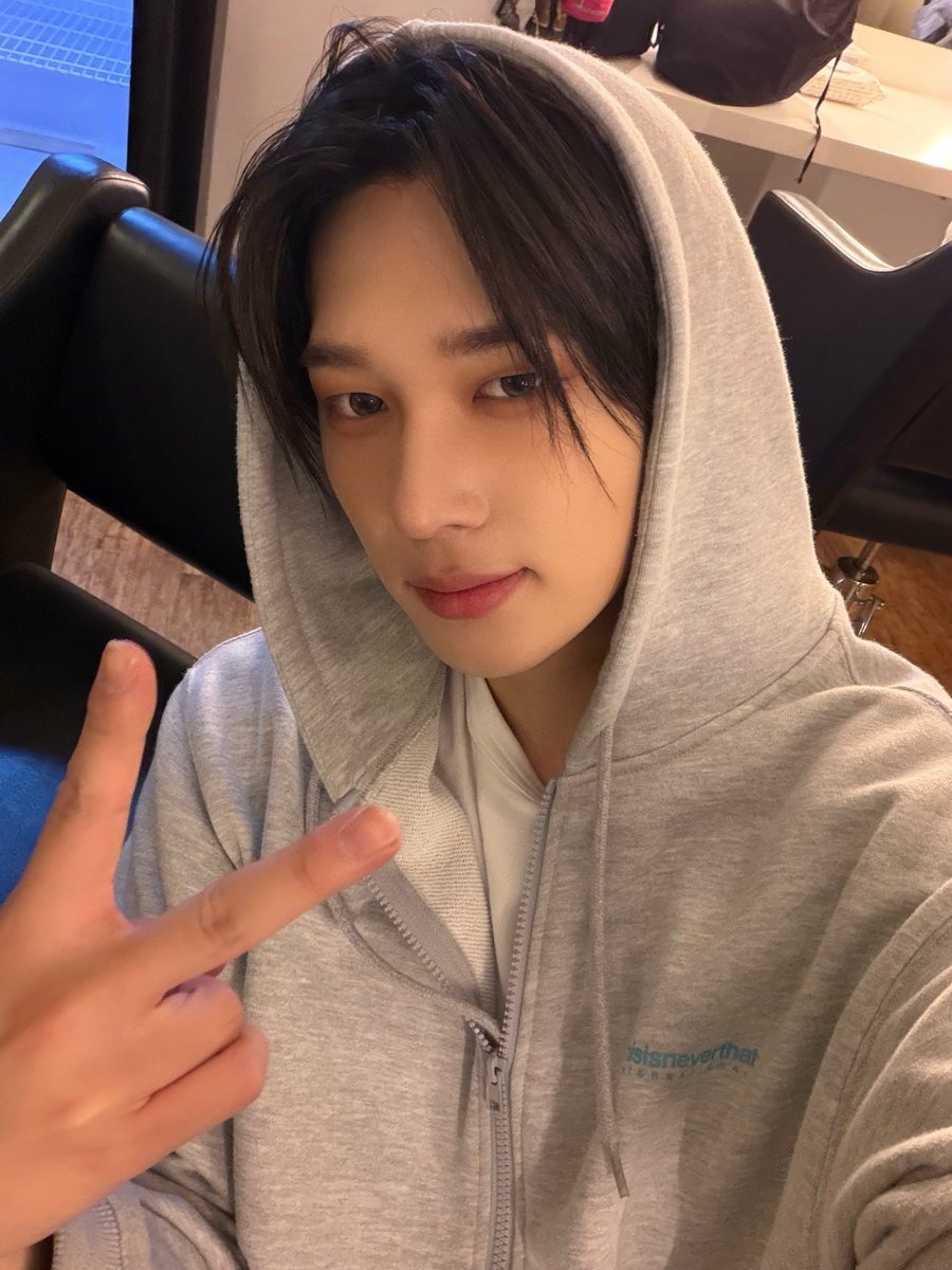 P1Harmony tweet media