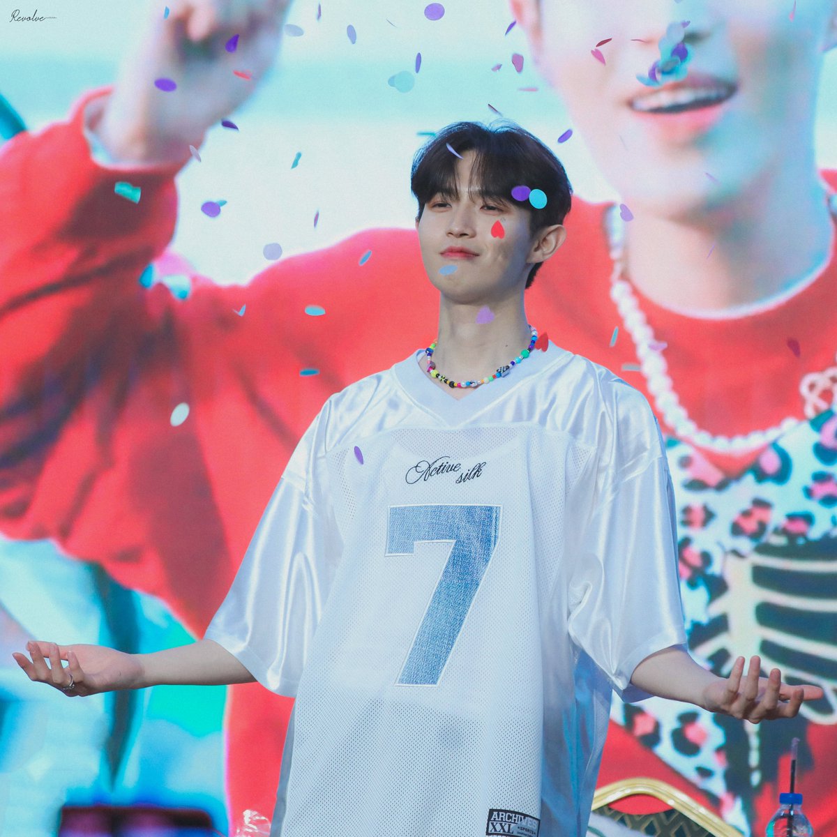 Revolve0527's tweet photo. 🍃 𝙃𝙖𝙥𝙥𝙮 𝘽𝙞𝙧𝙩𝙝𝙙𝙖𝙮 𝙆𝙄𝙈𝙅𝘼𝙀𝙃𝙒𝘼𝙉 🍃

생일을축하합니다🎉해피째니데이❣️

#김재환 #KIMJAEHWAN
#HAPPY_JAEHWAN_DAY https://t.co/nNB7nKnXe2