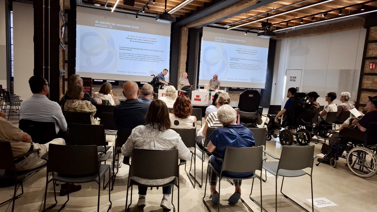 vidaindependent's tweet photo. 🗣️ Hem participat en una sessió de reflexió i debat sobre l’“Abordatge de la discapacitat en l’àmbit de la comunicació”.

Hem comptat amb les aportacions de @CanimasJoan, des de la mirada de l’ètica, i de @fchavezpenillas des de la perspectiva dels drets humans. https://t.co/EMIHqXCunm
