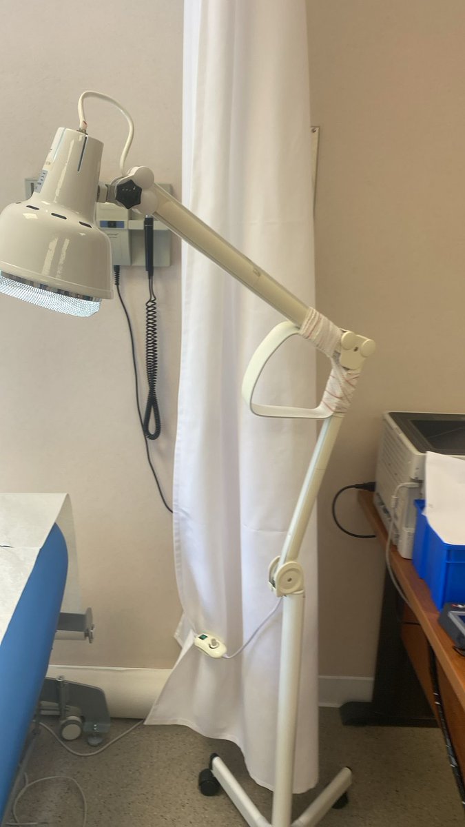SaludNorteMalag's tweet photo. Renovación tecnológica en la consulta de Cirugía Menor Ambulatoria de Mollina.
Una inversión que apuesta por la tecnología, la modernización y la mejora continua de la Atención Primaria.
#PrimariaPrimero #renovar #avanzar #cuidarmejor #ASNMAvanza #Inversión #equipamiento https://t.co/n9NqT3Bhbu