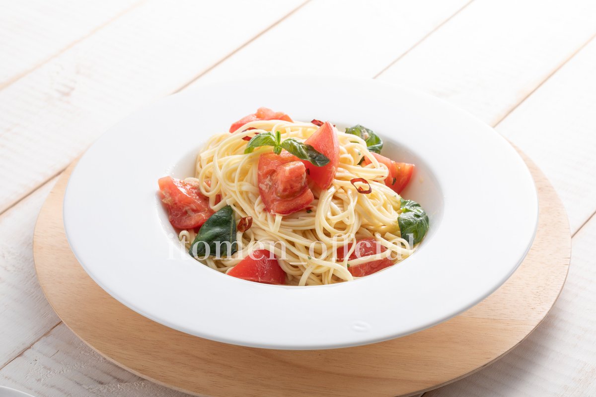 itomen_official's tweet photo. おはイトメン(=ﾟωﾟ)ﾉ

＼暑い時は冷製パスタ風に♪／
新商品ぺペロンラーメンの冷製パスタ風アレンジをご紹介🧑‍🍳
さっぱりオシャレに食べれて、気分はもうイタリア～～ん🇮🇹🤤

暑くなるこれからの時期におすすめのアレンジ、ぜひお試しください！👍🍜🍝

今日も一日よろしくお願いします！

#ぺペロンラーメン