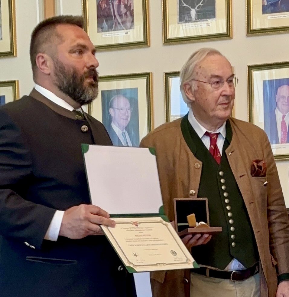 PeterPalHajas's tweet photo. My efforts to recover #farmlandbiodiversity and #smallgame were recognised by the prestigious Károlyi merit medal named after Count Louis Károlyi, co-founder of the @CICwildlife. The award was presented by Count József Károlyi at the legendary Tótmegyer/Palarikovo Estate 🇸🇰. https://t.co/rcNIOGMF5q