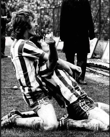 Dunsbyowl's tweet photo. #OnThisDay in 1983 - after 6 unforgettable years, during which he signed some fantastic players, gave us Boxing Day and Promotion and most importantly,  gave us our Wednesday back - the #SWFC #Legend that is Big Jack Charlton #RIP  resigned as Wednesday manager #WAWAW https://t.co/pQ6FunPH9g