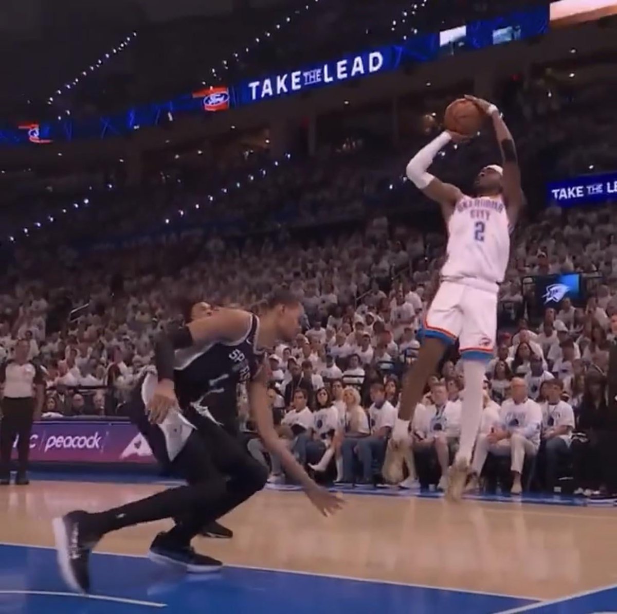 KS44D's tweet photo. Bow Down #ThunderTheFuckUp https://t.co/3HhP9BD43s