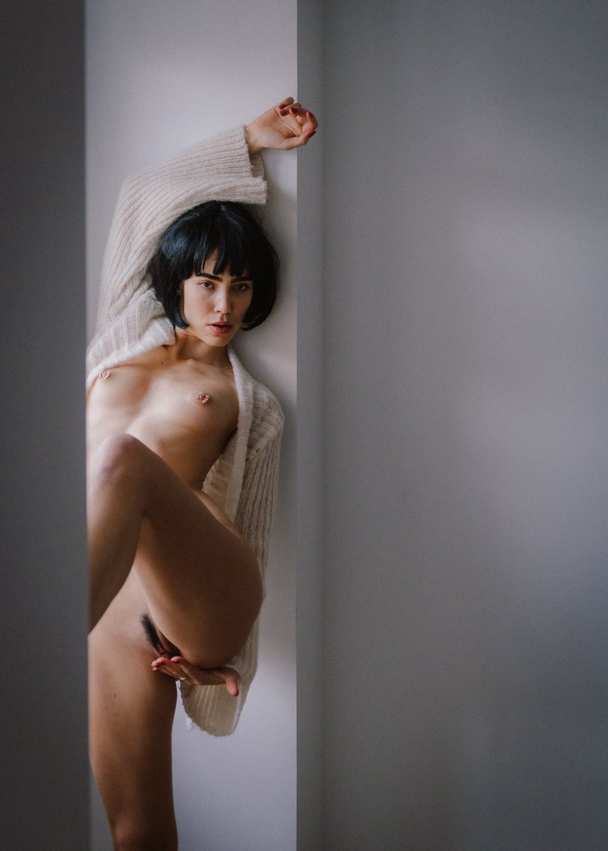 NakedArtistic's tweet photo. 📸 by @IntimaeTales 
✨ w/ @Kianatomy_off

🔗 A complete set is available on IntimaeTales’ paтreon! https://t.co/zGw2ys53qa