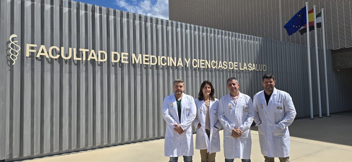 RTVE_Ext's tweet photo. 👩‍👩‍👦350 familias extremeñas participan en #BellotexSalud

🍎Una iniciativa de @UExDivulga que busca reducir la obesidad infantil 🧑‍💻de manera divertida

🎙️Entrevista a los profesores Julio Carmona y Francisco Rodríguez @eenfermeria

📻13.40h @MediodiaRNE 

🎧https://t.co/GdqXxV7PiG https://t.co/MRdeN9QknO