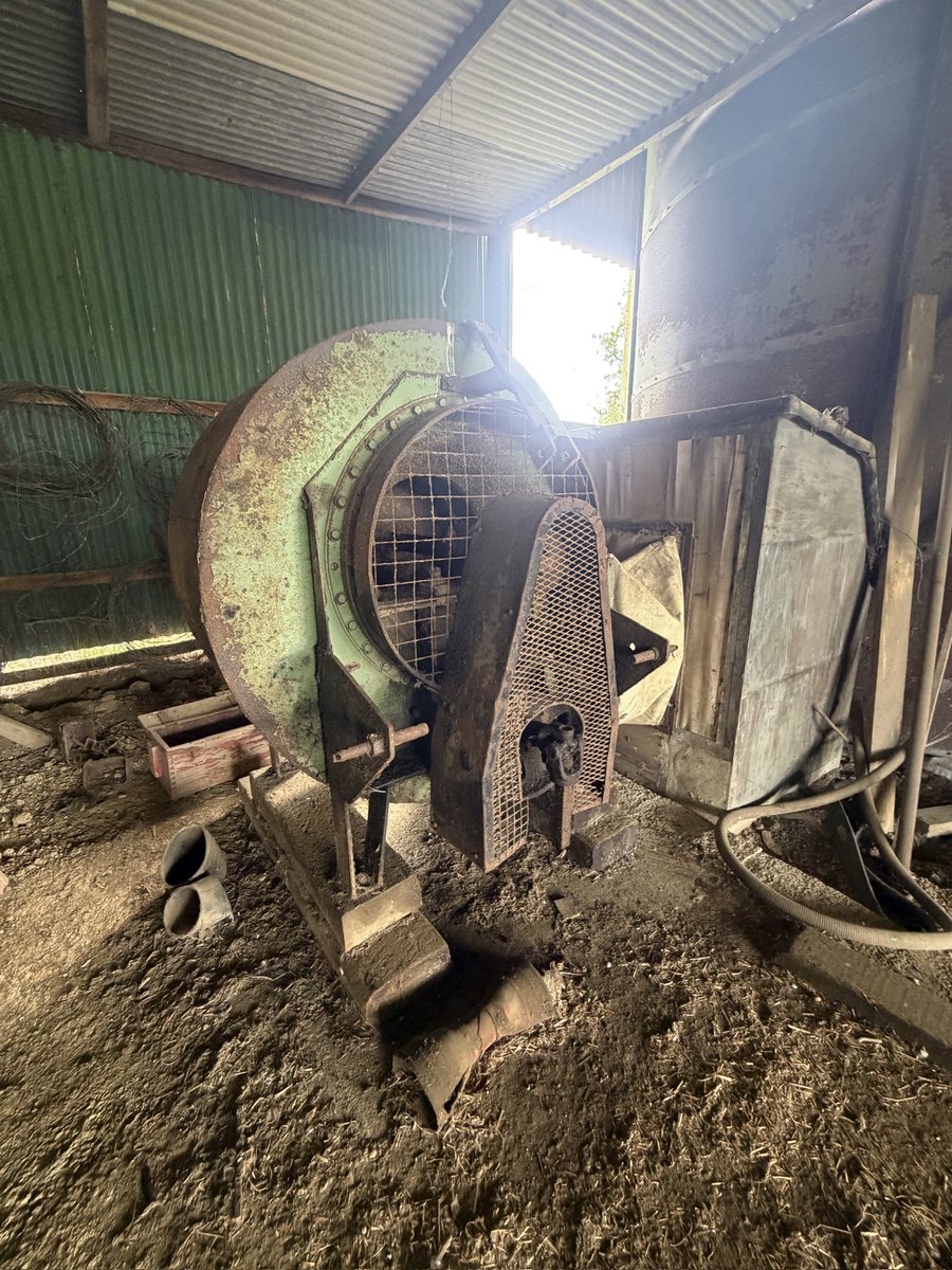 No1FarmerJake's tweet photo. Would anyone interested in these (6) old grain store bins and tractor fan? Do DM if you are - thanks https://t.co/iXi8K3eWh4