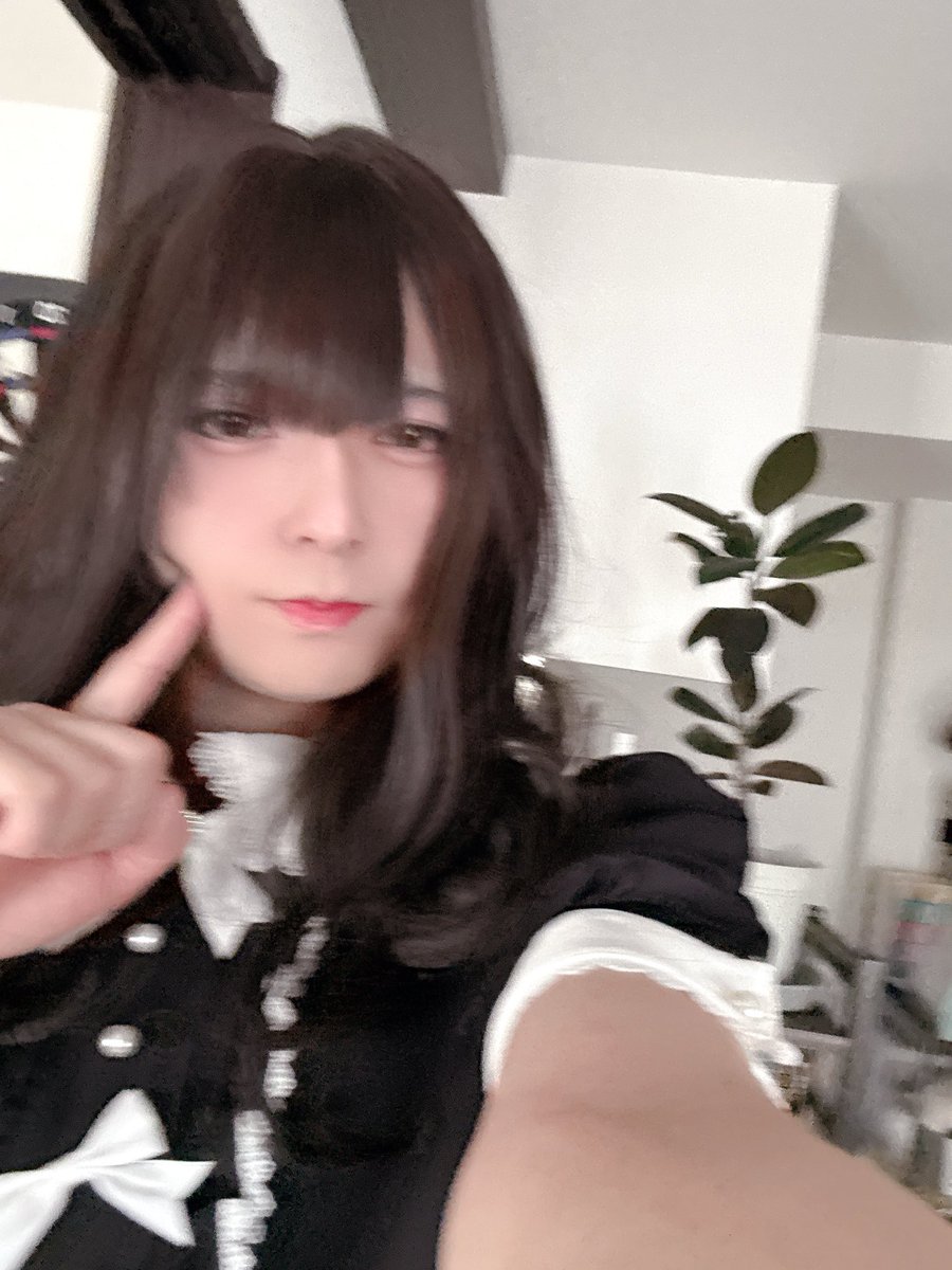 O4izX's tweet photo. 観葉植物男子 https://t.co/Cn2XelXbWe