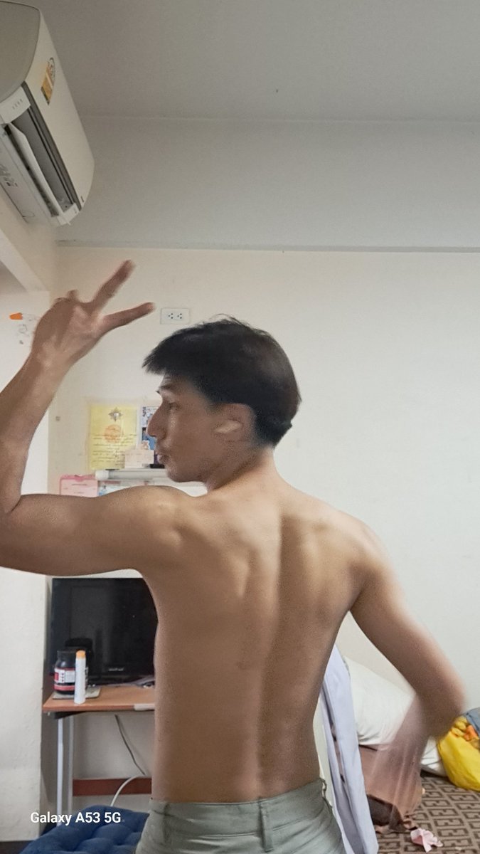 naridsorn's tweet photo. สวัสดียาม���่าย  อยากชิวสบายๆ #หมู่กันสัก4 จื้มจุ่มแมนๆ https://t.co/EeatXuvFAY