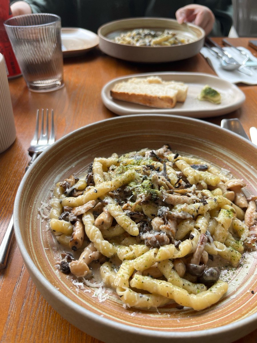 opperaap's tweet photo. Just found the coziest hole-in-the-wall bistro in downtown! Their truffle mushroom pasta is so creamy and truffle-forward, I licked the plate clean  Must-try for comfort food lovers! https://t.co/6dQrMDew80