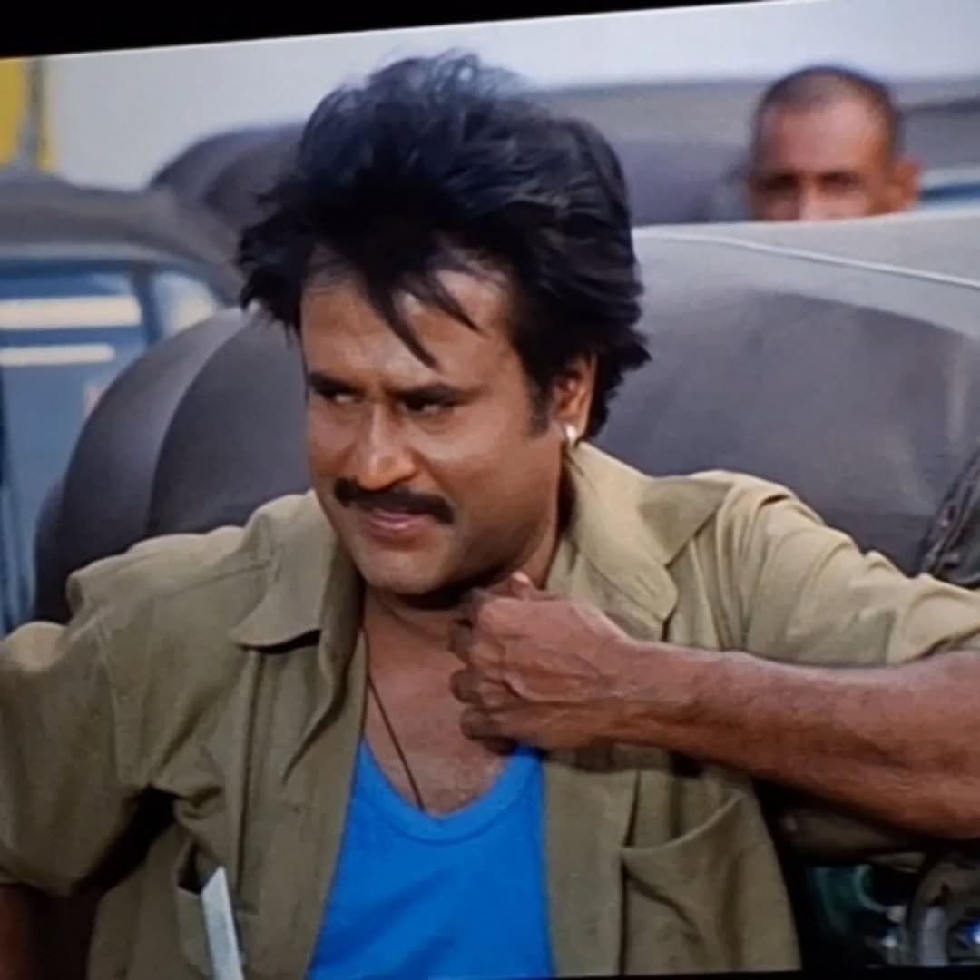 rajinifans's tweet photo. யாரை எப்போது எப்படி ஹேண்டில் பண்ணணும்னு… தலைவர் நல்லாவே தெரியும் 😎🔥 #Thalaivar #SuperstarRajinikanth #Rajinikanth #RajiniFans https://t.co/PiGLsJ5iFv